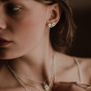 Orecchini cuore personalizzabili in argento, Cuori & Frecce