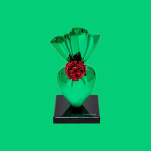 Scultura mini Give yourself, Sequenze