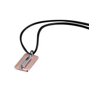 Collana piastrina rosa, Comete
