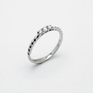 Anello trilogy con diamanti – Leo Pizzo