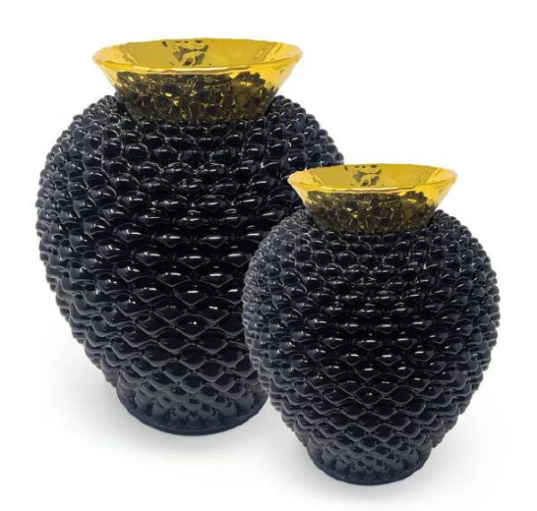 Vaso Pigna nero e oro, Sequenze