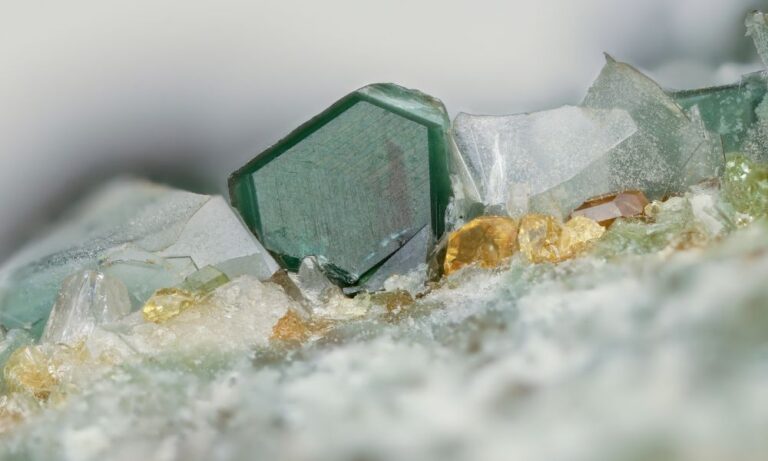 Scopri di più sull'articolo Smeraldo. Facili? Eppure ci fanno fessi